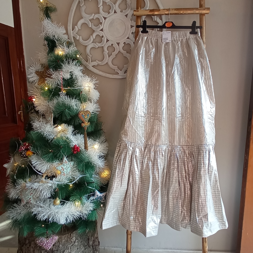 H&M Striped Silver Skirt - Picture 2 of 16